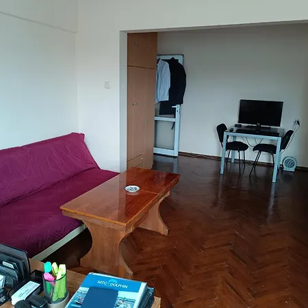 на центъра на до фонтаните и морето и градинта *