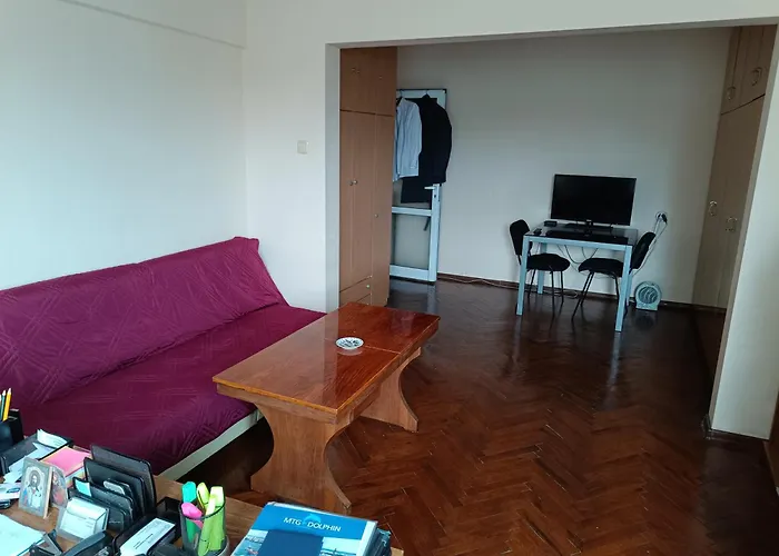 на центъра на до фонтаните и морето и градинта *